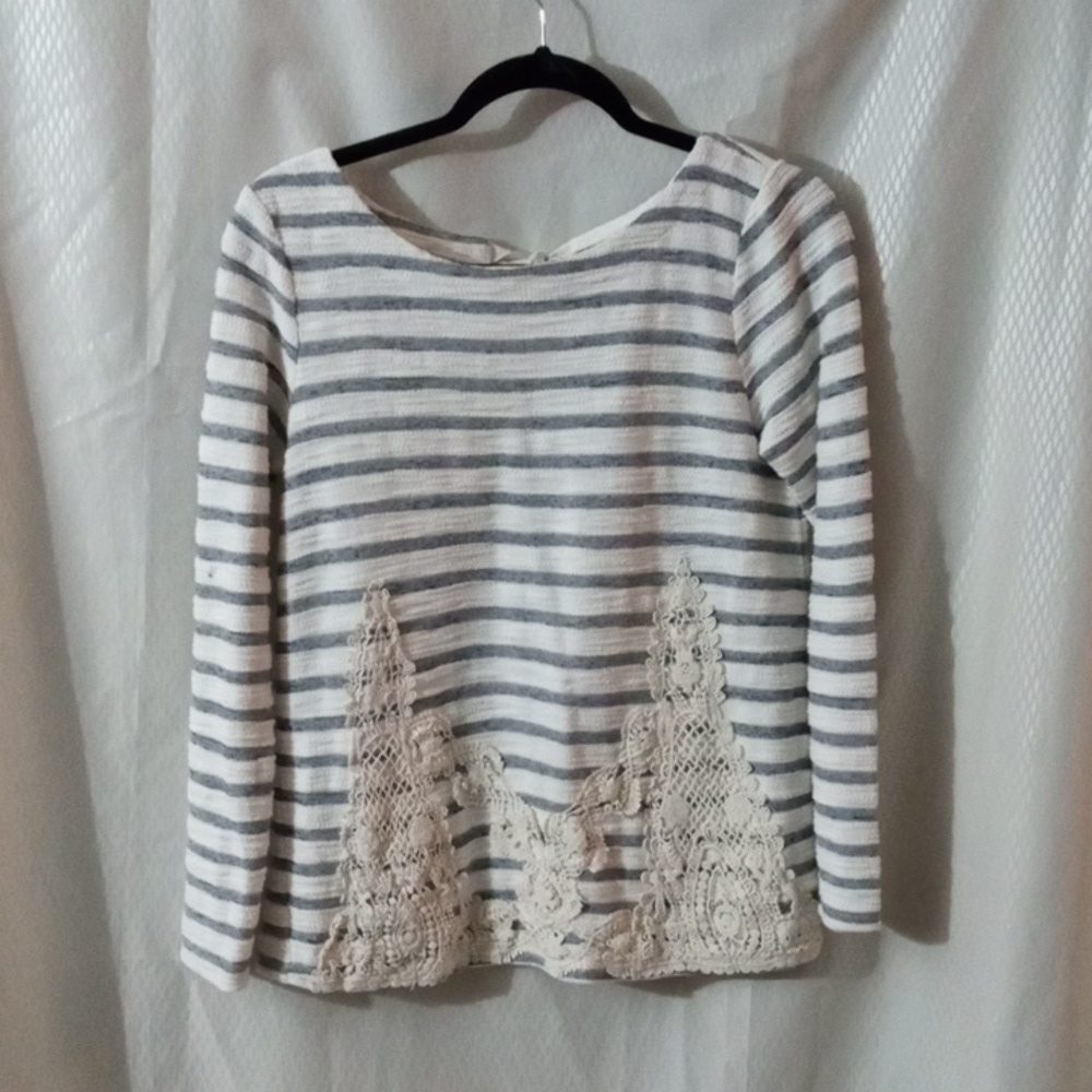 Cupio Long Sleeve Top size Small Cream  & Grey Strip, Preowned